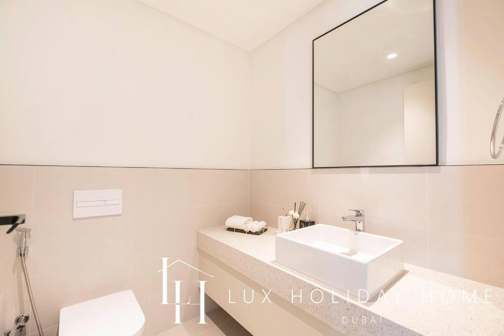 Lux The Marina Vista Beachfront 3 अपार्टमेंट Dubai