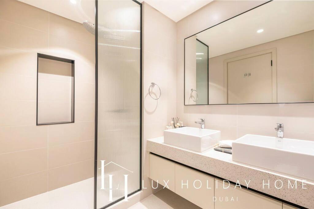 Lux The Marina Vista Beachfront 3 अपार्टमेंट Dubai
