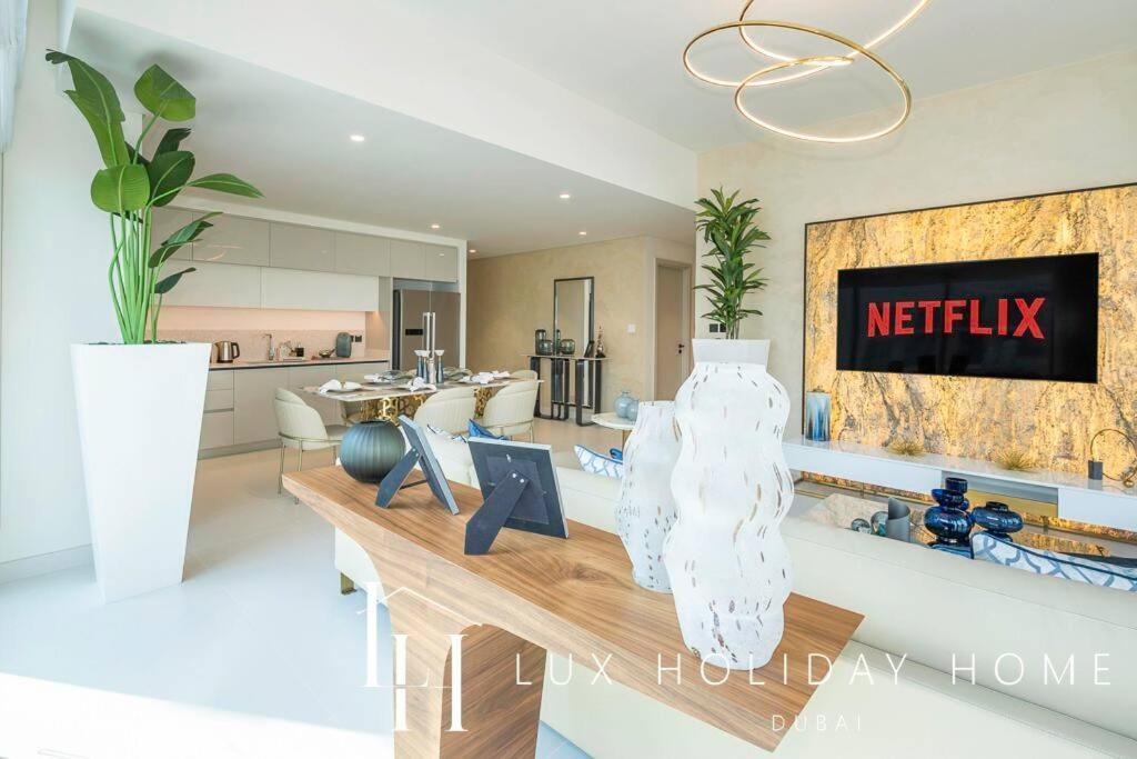 Lux The Marina Vista Beachfront 3 अपार्टमेंट *