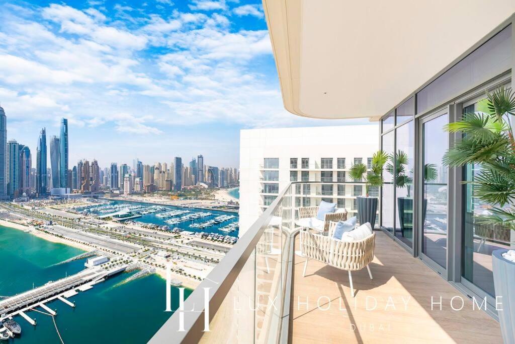 Lux The Marina Vista Beachfront 3 अपार्टमेंट