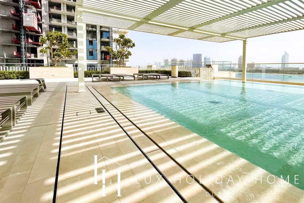 Lux The Marina Vista Beachfront 3 अपार्टमेंट